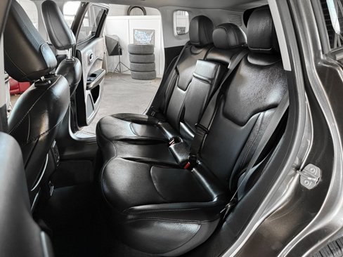 Used 2019 Jeep Compass Limited image 36