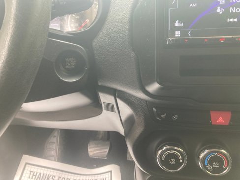 Used 2017 Jeep Renegade Altitude image 22