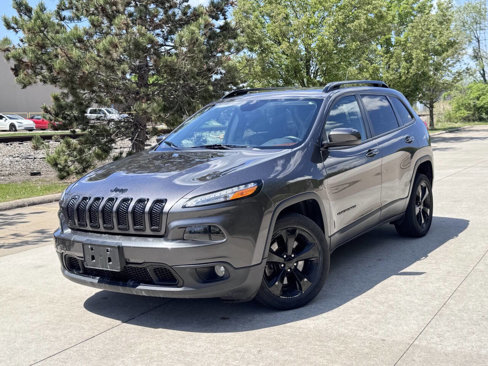 Used 2018 Jeep Cherokee Latitude w/ Altitude Package image 1