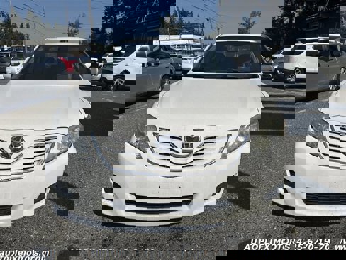 Used 2011 Toyota Camry LE image 2