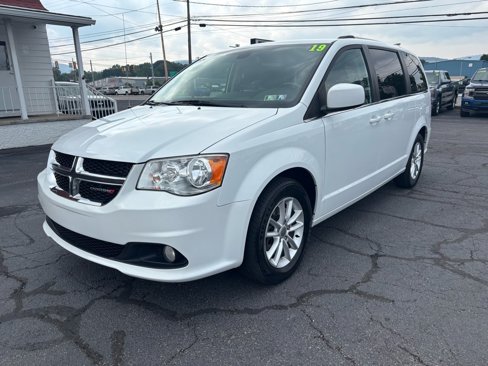 Used 2019 Dodge Grand Caravan SXT image 3