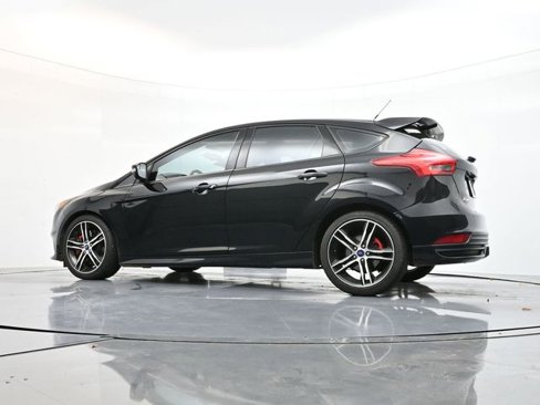 Used 2018 Ford Focus ST image 39