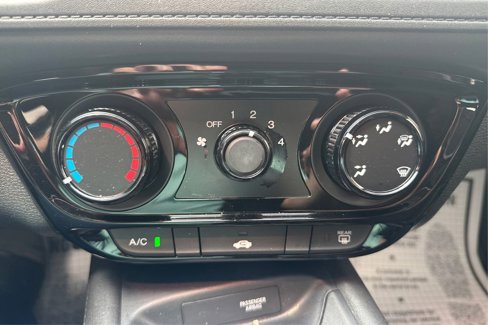 Used 2017 Honda HR-V LX image 28