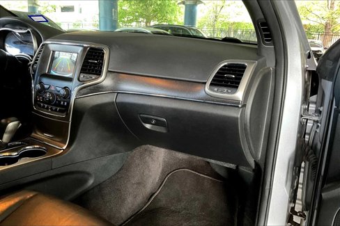 Used 2018 Jeep Grand Cherokee Limited image 18