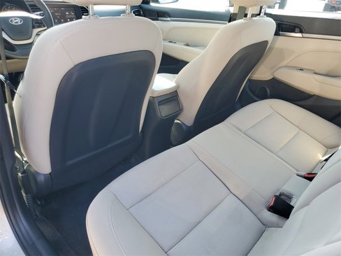 Used 2017 Hyundai Elantra SE image 22