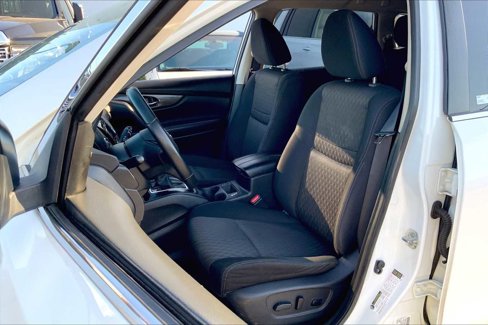 Used 2019 Nissan Rogue SV image 8