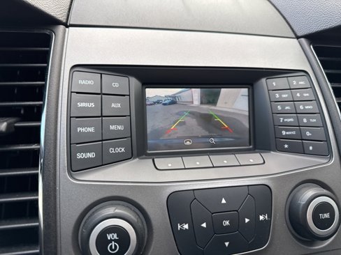 Used 2015 Ford Taurus SEL image 23