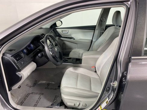 Used 2016 Toyota Camry XLE image 5