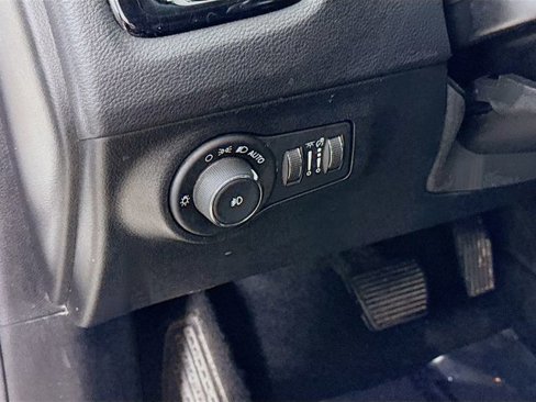 Used 2019 Jeep Compass Limited w/ Safety & Security Group image 10