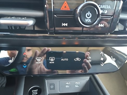 New 2026 Nissan Kicks SR w/ SR Premium Package image 19