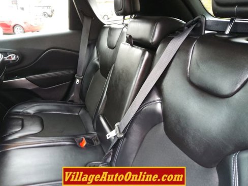 Used 2019 Jeep Cherokee Latitude Plus w/ Cold Weather Group image 23