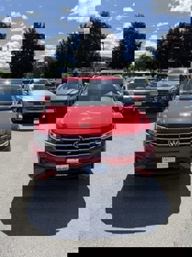 Certified 2022 Volkswagen Tiguan SE image 2
