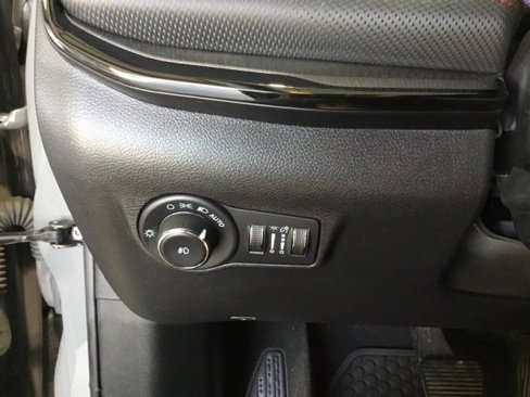Used 2022 Jeep Compass Trailhawk w/ Trailhawk Convenience Group image 40