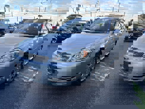 Used 2013 Chevrolet Impala LT w/ LT Sunroof Package image 2