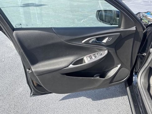 Used 2023 Chevrolet Malibu LT image 9