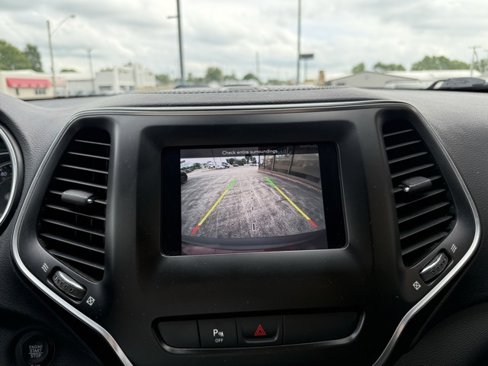 Used 2019 Jeep Cherokee Latitude Plus image 29