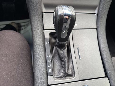 Used 2015 Ford Taurus SEL image 20