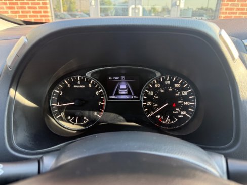 Used 2017 Nissan Pathfinder Platinum image 17