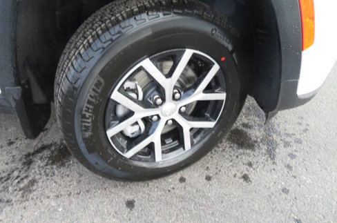 New 2025 Jeep Grand Cherokee L Limited w/ Trailer Tow Package image 3