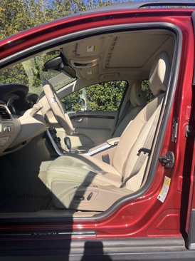 Used 2012 Volvo XC70 3.2 image 13