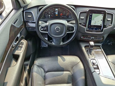 Used 2018 Volvo XC90 T6 Momentum w/ Convenience Package image 11
