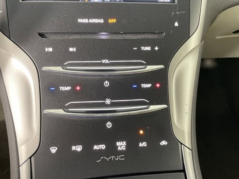 Used 2016 Lincoln MKZ Hybrid image 22