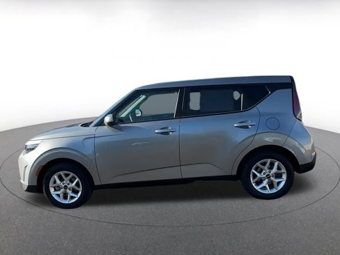 Used 2024 Kia Soul LX w/ LX Technology Package image 8