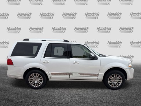 Used 2009 Lincoln Navigator 4WD image 11