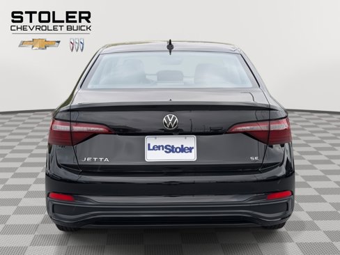 Used 2024 Volkswagen Jetta SE image 4