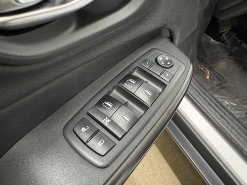Used 2019 Jeep Cherokee Trailhawk image 20