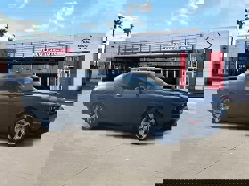 Used 2019 Dodge Challenger SXT image 8