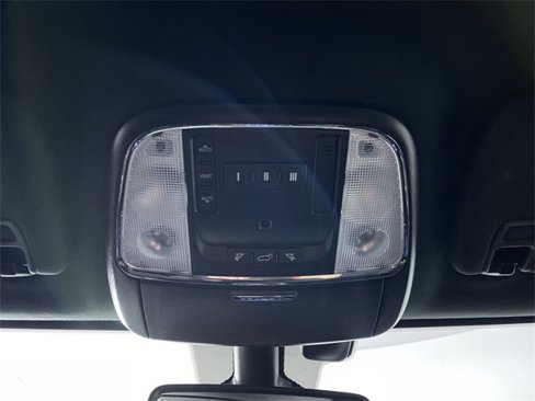 Used 2019 Jeep Grand Cherokee Limited image 26