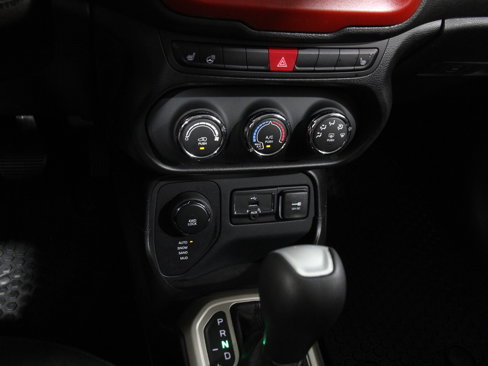 Used 2017 Jeep Renegade Latitude w/ Cold Weather Group image 14