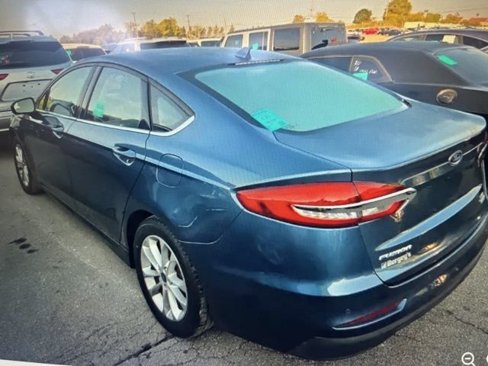 Used 2019 Ford Fusion SE image 3