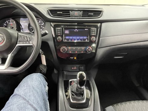 Used 2019 Nissan Rogue S image 24