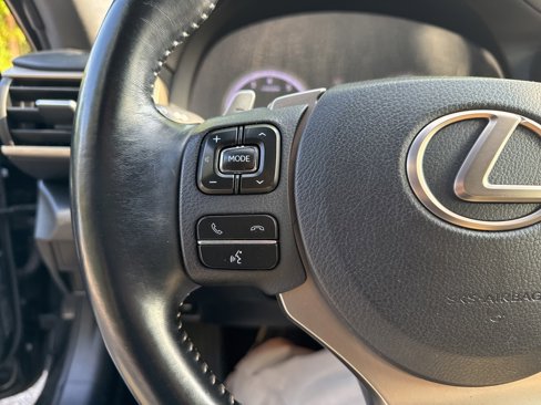 Used 2017 Lexus RC 200t image 31