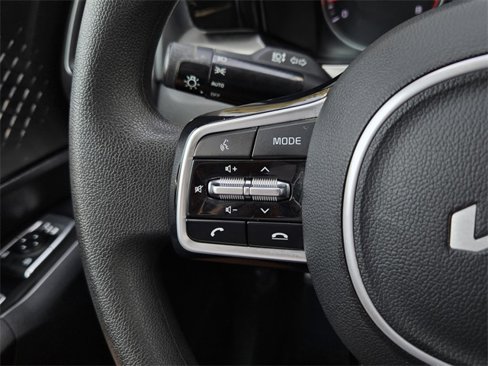 Used 2022 Kia Sorento LX image 29