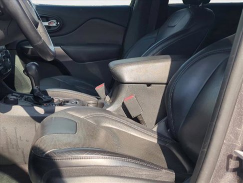 Used 2019 Jeep Cherokee Limited image 19