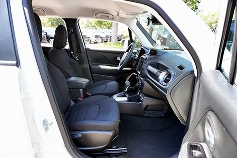 Certified 2022 Jeep Renegade Latitude image 12