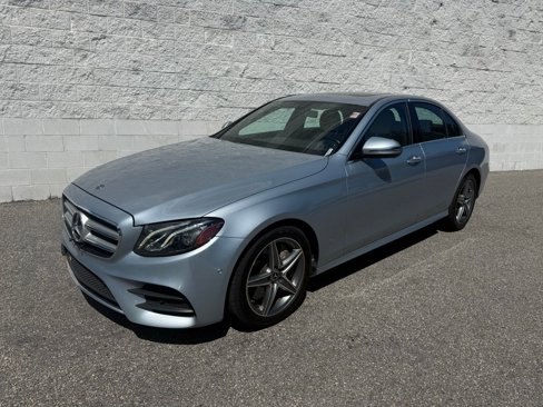 Used 2018 Mercedes-Benz E 300 4MATIC image 1
