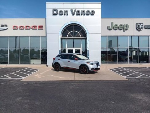 Used 2020 Nissan Kicks SV image 1