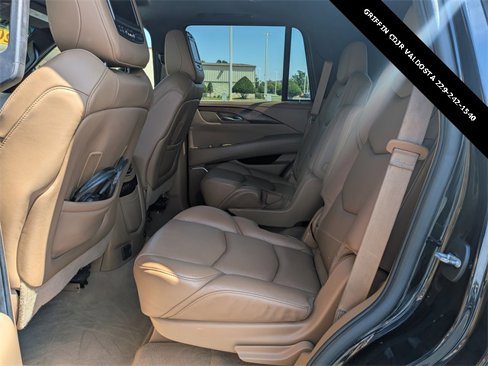 Used 2017 Cadillac Escalade Platinum image 14