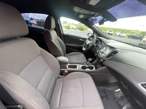 Used 2018 Chevrolet Cruze LT w/ Convenience Package image 7