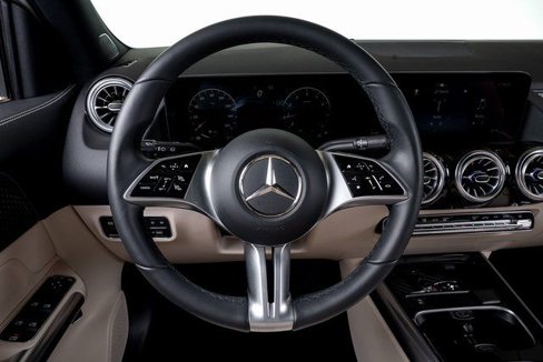 Used 2024 Mercedes-Benz GLA 250 4MATIC image 36