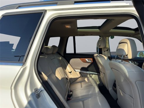 Used 2015 Mercedes-Benz GLK 350 4MATIC image 19