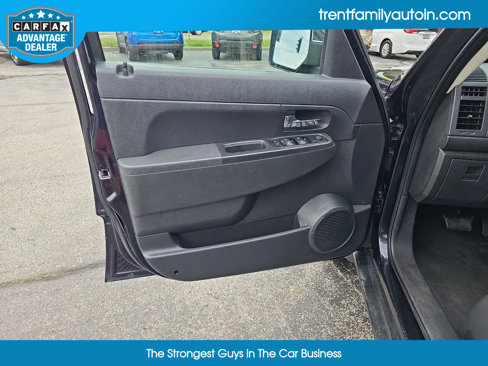 Used 2011 Jeep Liberty Sport image 21