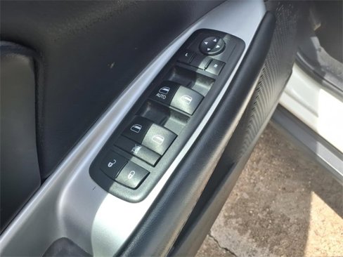 Used 2018 Dodge Journey SE w/ Popular Equipment Group image 21