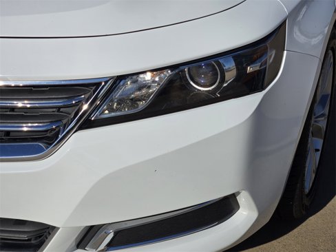 Used 2015 Chevrolet Impala LT w/ Convenience Package image 29