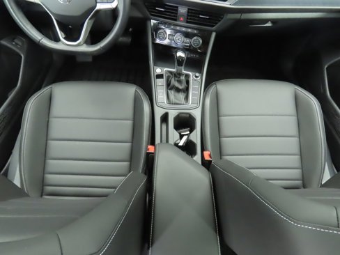 Certified 2024 Volkswagen Jetta SE image 17