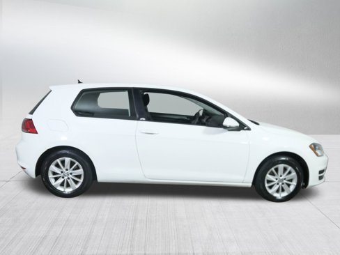 Used 2016 Volkswagen Golf 2-Door image 8